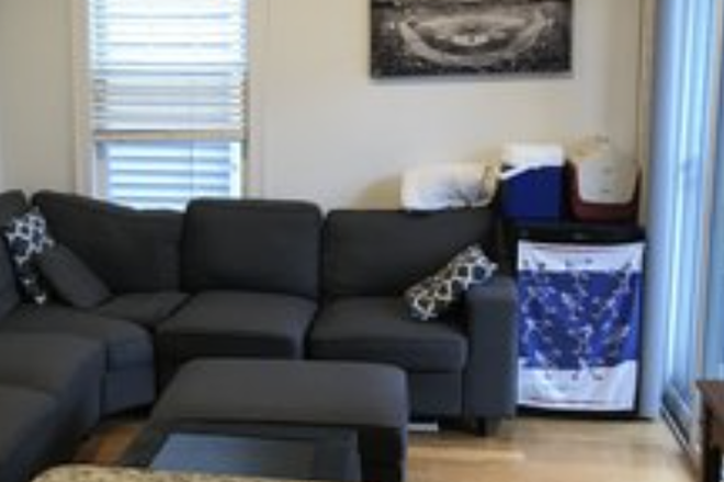 living - RENOVATED 4 BED/2 BATH, NO BROKER FEE! AVAIL 9/1/26! Apartments