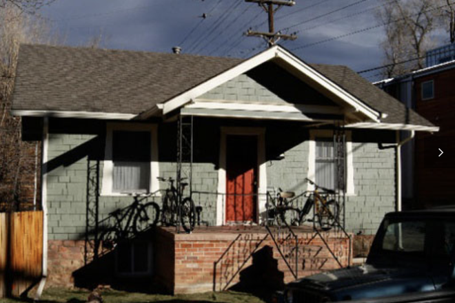 outside street view - 2nd floor with backyard. Single room, comes furnished or unfurnished if requested!