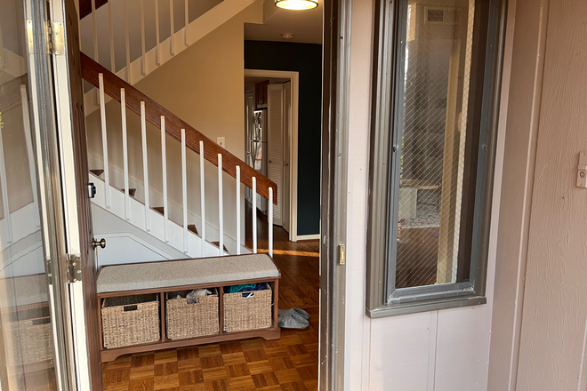 Entry - 3B/3Bath Townhouse in the Forest, 6mins drive from Duke