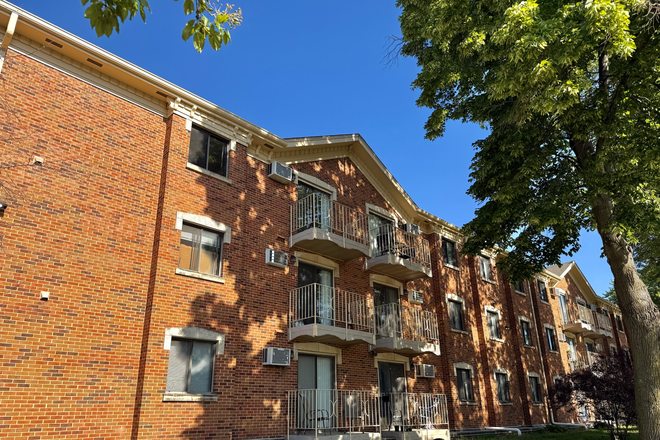 Exterior - 1, 2, And 5 Bedroom Apartments On Gilbert