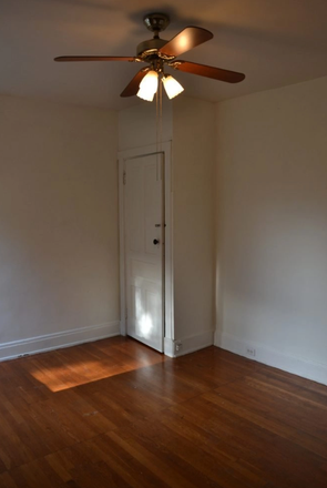 bedroom - 2411 Fairview Ave Cincinnati, close to campus Apartments