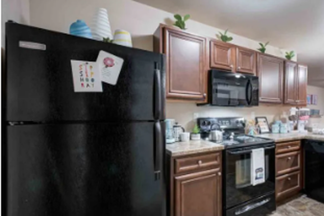 Kitchen - Lark West Lafayette Apartments