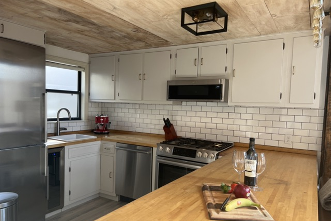 Kitchen - Fully furnished renovated 3BR townhouse with gard.+parking near Harvard MIT