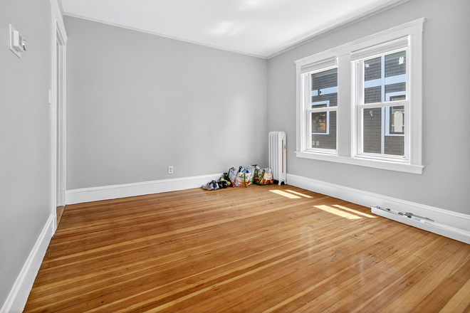 Call NOW for showings! 617-236-8600 - MAIN ST - *NO FEE* RENOVATED 3BR CLOSE TO TUFTS FOR *6/1/2027* W/ 2 BATH, W/D IN UNIT, PORCH, YARD Apartments