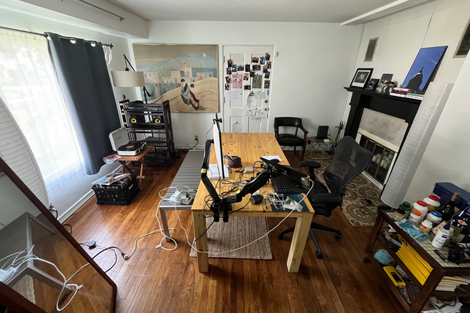 studio / shared living space - [Looking for 1 housemate] 2B1B Quiet cozy spacious house + next to the riverside trail + home gym