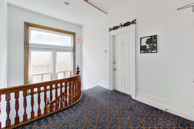 Common Area - 101 Spadina Road #4: Large private room in a certified rooming house