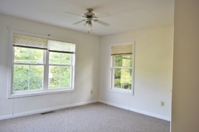 Bedroom - 503 N Beech Duplex