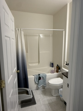 Bedroom2-bathroom - Jefferson Ridge Apartments