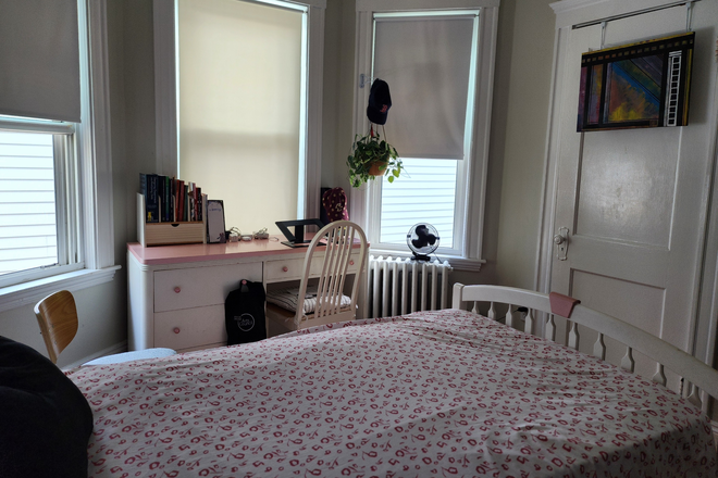 Inside bedroom - FURNSHD BDRM , $1490 , 6 min walk to BC SHUTTLE/ MBTA Trains & Longwood Medical Area