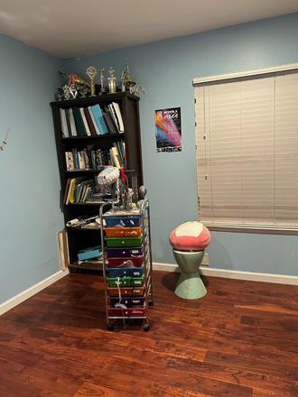 $1250 room - Nice single family house. (only 1250 room available)