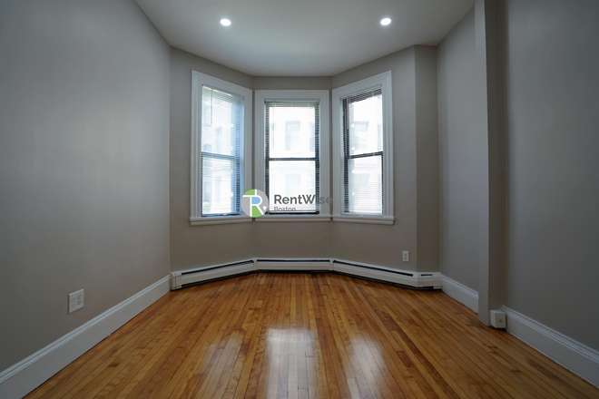1 - SEPT 2026-Gorgeous Allston 3 bed, New Reno, Student OK! No Fee! Apartments