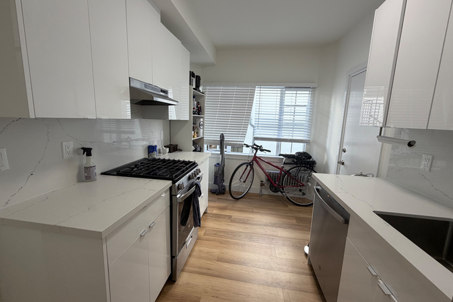 Fully equipped kitchen with dishwasher - 1 BR Furnished Apartment in North Berkeley