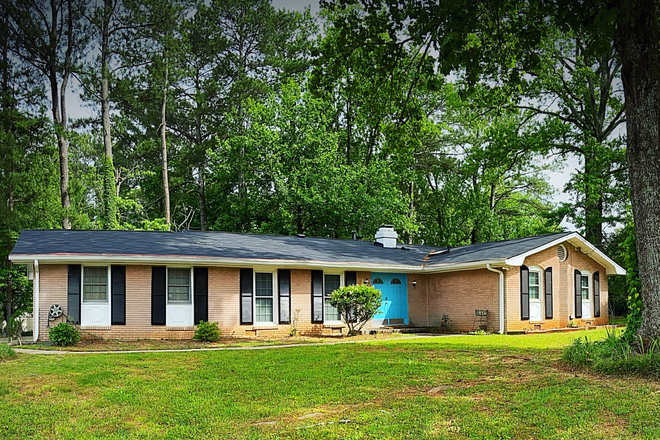 The house - A short drive to everything