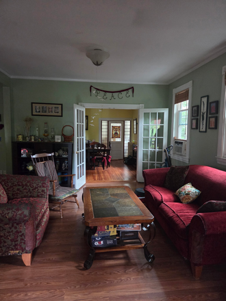 Living Room - Pet-Friendly 3 Bedroom Home: walkable neighborhood, 1 mile from Loyola University