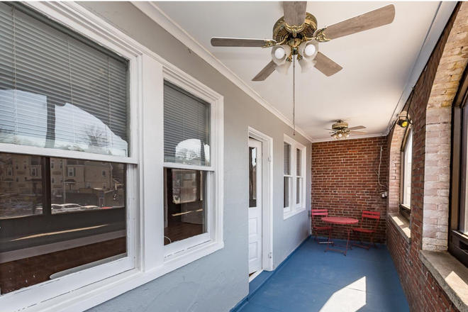 Porch pic 2 - Close to Campus Apartments