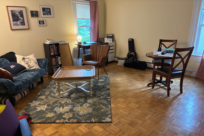 living room - 1BR apt-Plainsboro Rd-Plainsboro