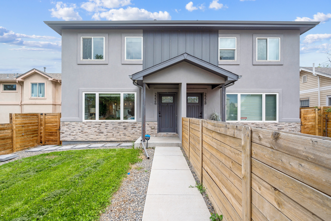 Outside Street view - Townhome close to campus