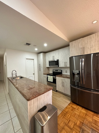 Kitchen - Charming 2/2 house in lush, serene, private compound