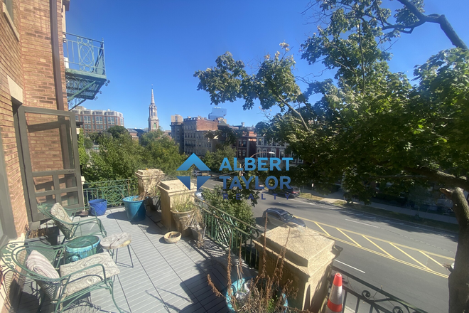 Private Balcony - 3 Bed condo on park Drive !!