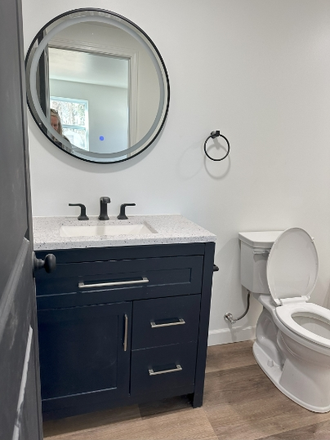 Bathroom - Beautiful newly remodeled 2 bedroom 1 bath House