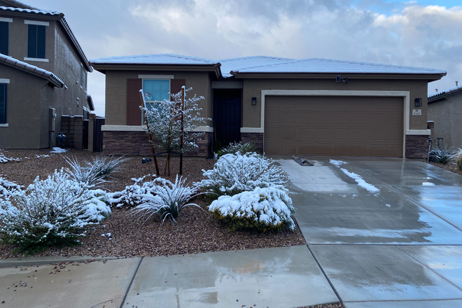 Outside View - 3 Private Rooms Available in Spacious Shared Home – Perfect for Students!