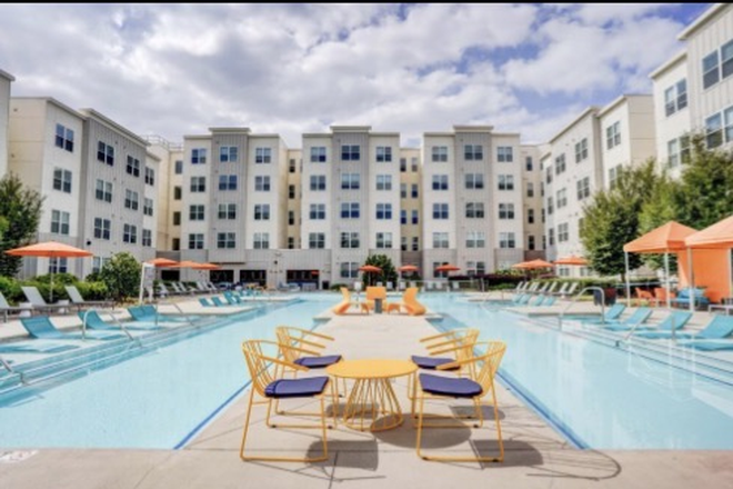 Pool - Rush Student Living Apartments