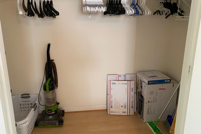 Large Closet - Brightly Lit Studio Apartment, All Utilities Included