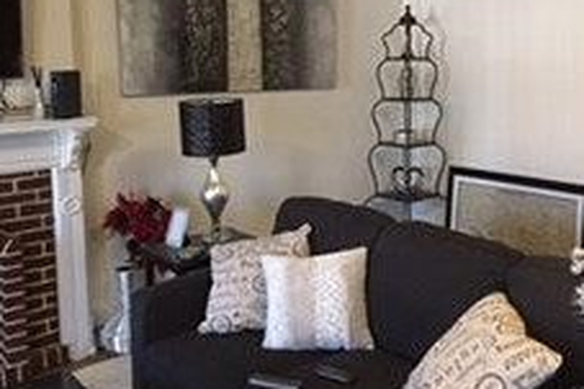 Living room - 1-BD Unit with Street View Convenient Location for School Year 2026-2027 Apartments