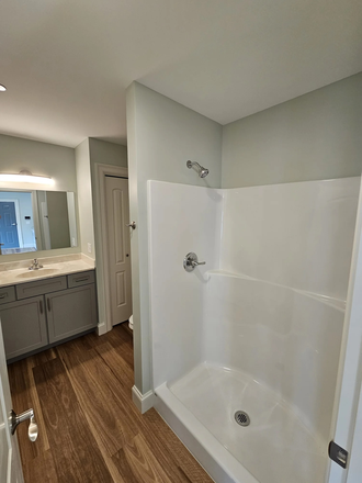 bathroom - Center East Commons Apartments