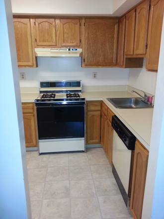 Kitchen - 2BR condo-Salem Ct-Princeton