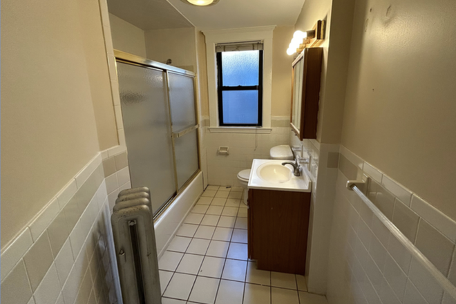 Bathroom - BC Undergrad Apartment! Need 3-4 subletters for the 2027 spring semester (summer also available)
