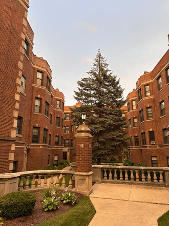 Entrance - 2223 Ridge Ave - 10 min to NU Furnished 2 Bedroom Fall 2026