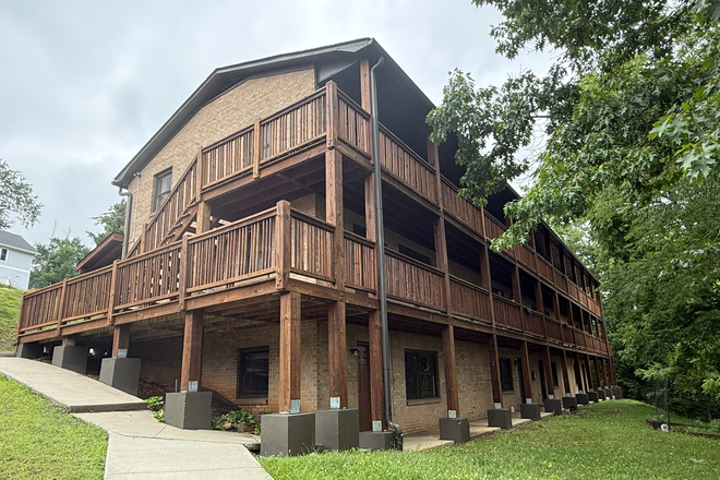 Exterior Front - Campus Ridge ((Priced for the Entire Unit, Not by Bedroom)) (JUNE SPECIAL: FREE PARKING)