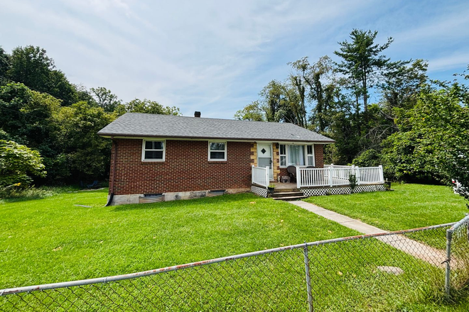  - 3 Bedroom, 1 Bath House