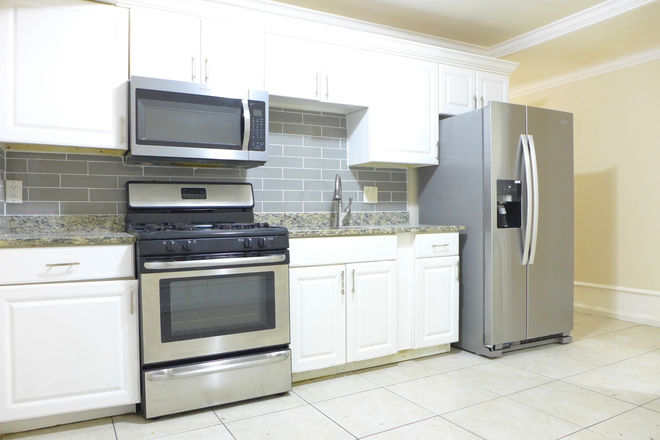 bostonrealtyonline.com - Large Three Bedroom in South End