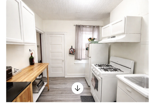 Unit 2 Kitchen - Walk to UC Campus | 2–4 Students | Aug 2026–July 2027 | Gives Back! Duplex