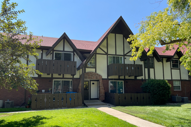 1 - AVAILABLE 8/5: 3250 O'Neal Cir #G12 Condo