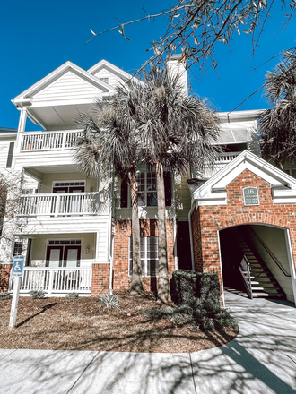 Second Floor Apt. - A MOVE IN READY newly renovated 2 bed/1 bath condo in the most sought after Concord gated c