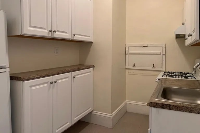 Kitchen - WONDERFUL 1 BED  WARE ST- HARVARD ST 09/01 **NO FEE*** Apartments