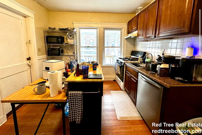 Kitchen - (SUMMER SUBLET) Cheap Single Room in Heart of BC Off-Campus Neighborhood Duplex