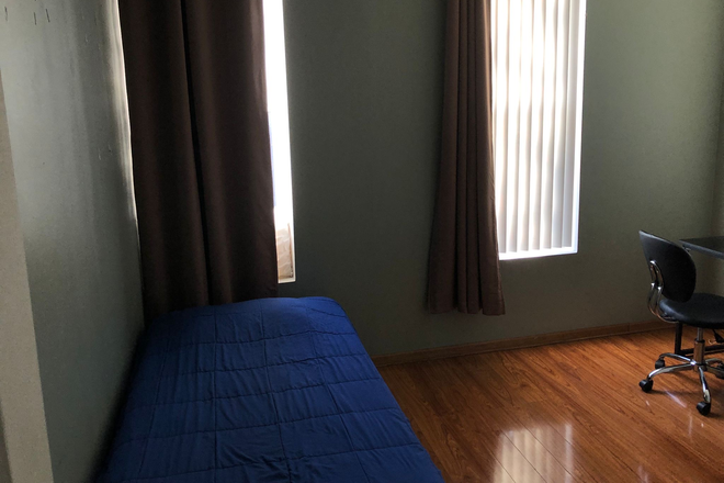 Bedroom - Sublease Available – Little Italy, Chicago