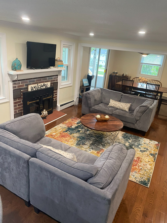 Living Room 2 - Cozy 3 bedroom house with all utilities included.