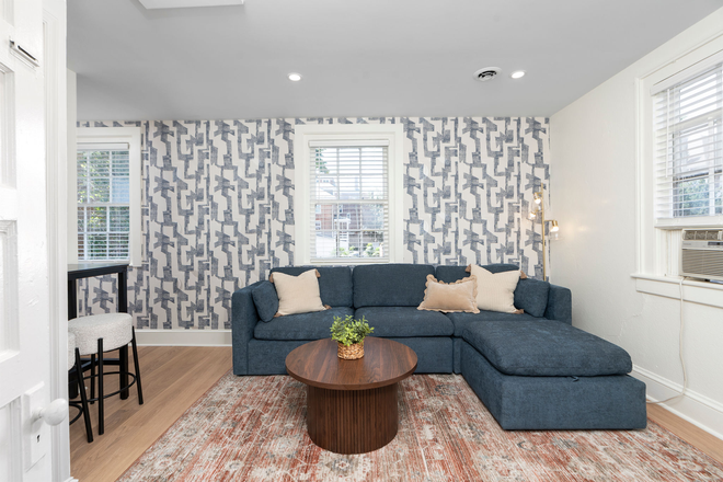 Livingroom - 209 Chancellor St Unit B Duplex