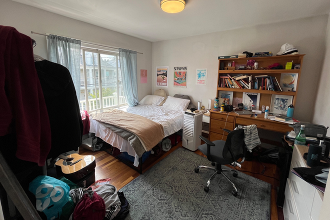 Bedroom - No Broker’s Fee - Beautiful 5 Bedroom Apartment - Great Views of Athletic Fields