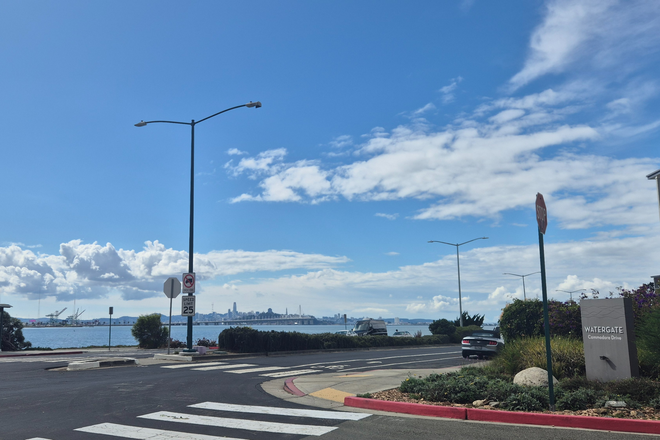 view - Emeryville Watergate masteroom(1b1b of 2b2b)