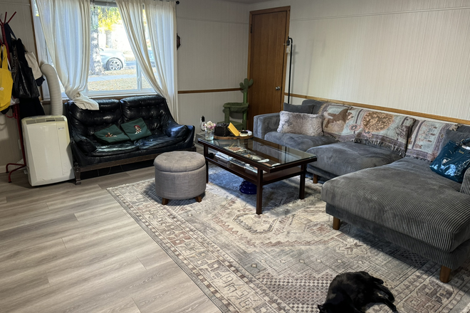 Family Room - 11th and Aurora Duplex for Rent- 2 bedrooms 2 bathrooms. Off street parking with yard. Duplex