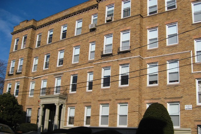 hubrealtyproperties.com - Brighton, jumbo 2 bedroom split, near Washington St T stop on the Green Line
