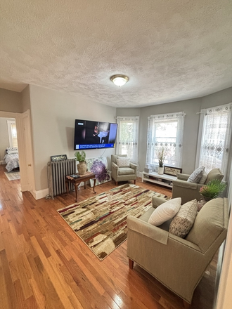 . - SPACIOUS 3 Bed/1.5 Bath w/LAUNDRY - avail NOW!!! Apartments