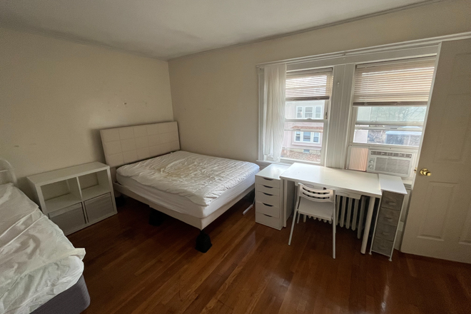 Great natural light - 3 windows total. - 2025 Summer Sublet: Double Room off Campus on nearby Gerald Rd