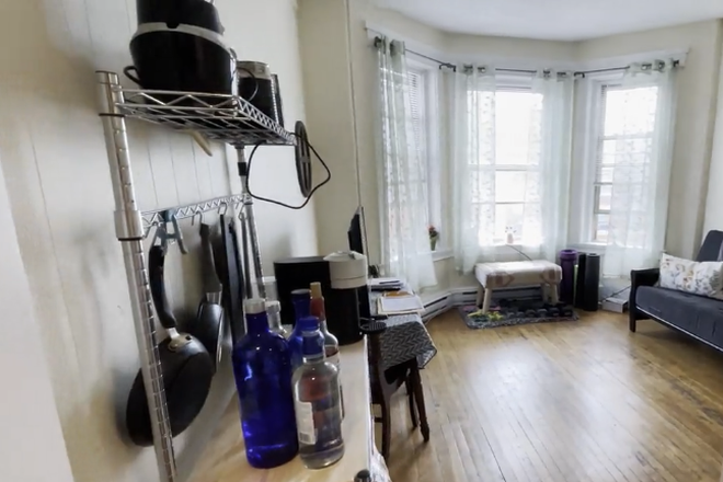 Living - 2 bed 1 bath No Brokers Fee!!!!! Apartments